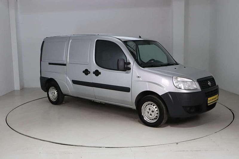 Gebraucht Fiat Doblò 75 PS (55 kW) 2009 Silber Van / Kleinbus