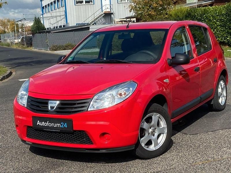 Rot Gebraucht 2009 Dacia Sandero Kleinwagen | 3.999 € (Teuer) - Bild 1/4