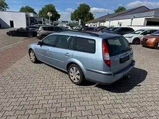 Gebraucht Ford Mondeo 125 PS (91 kW) 2003 Blau Limousine
