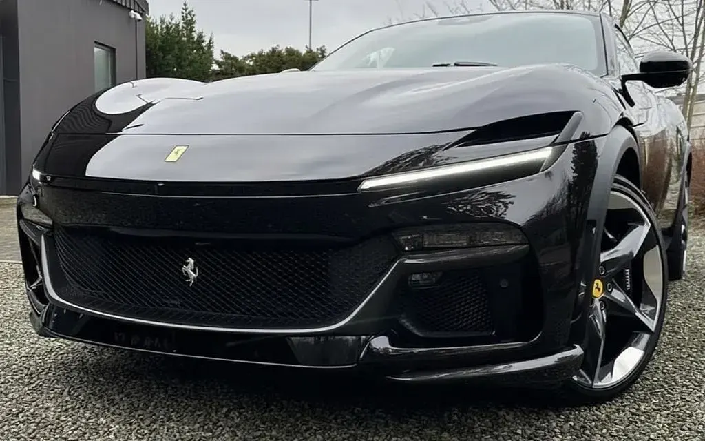 Neu Ferrari Purosangue 719 PS (528 kW) 2026 Schwarz SUV