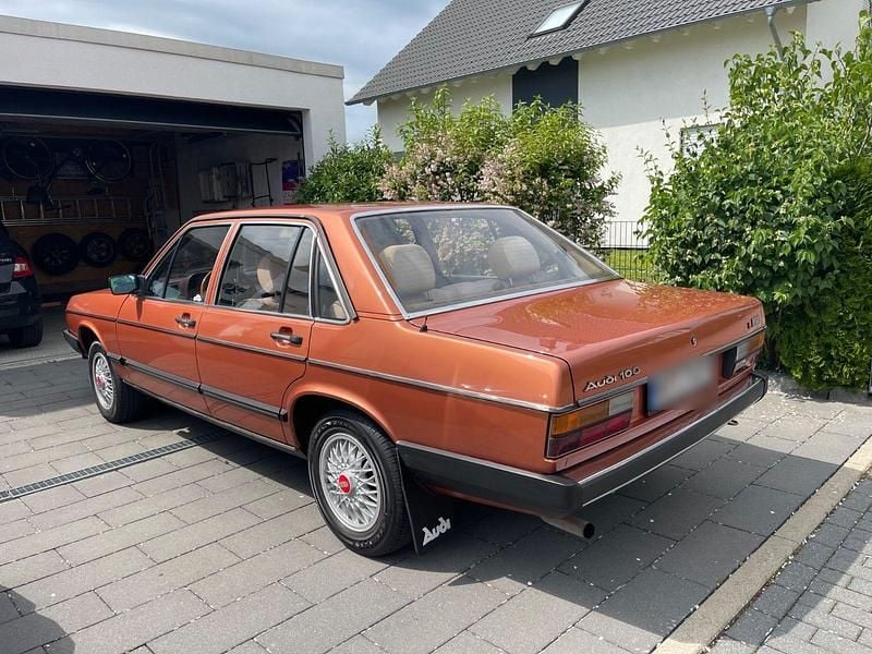Usata Audi 100 116 CV (85 kW) 1978 Arancione Berlina