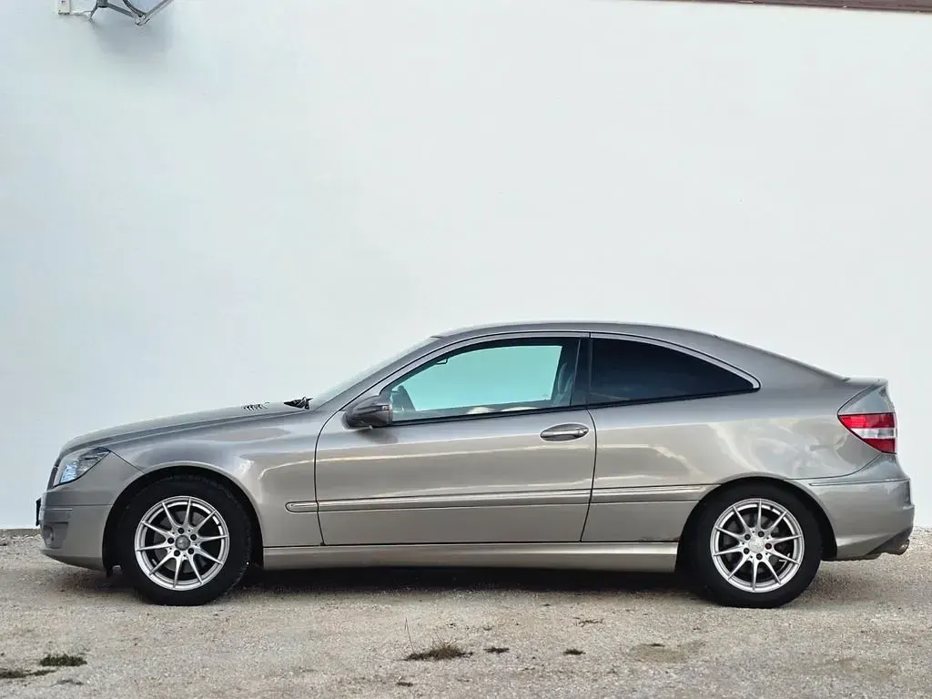 Gebraucht Mercedes CLC200 184 PS (135 kW) 2009 Silber Coupé
