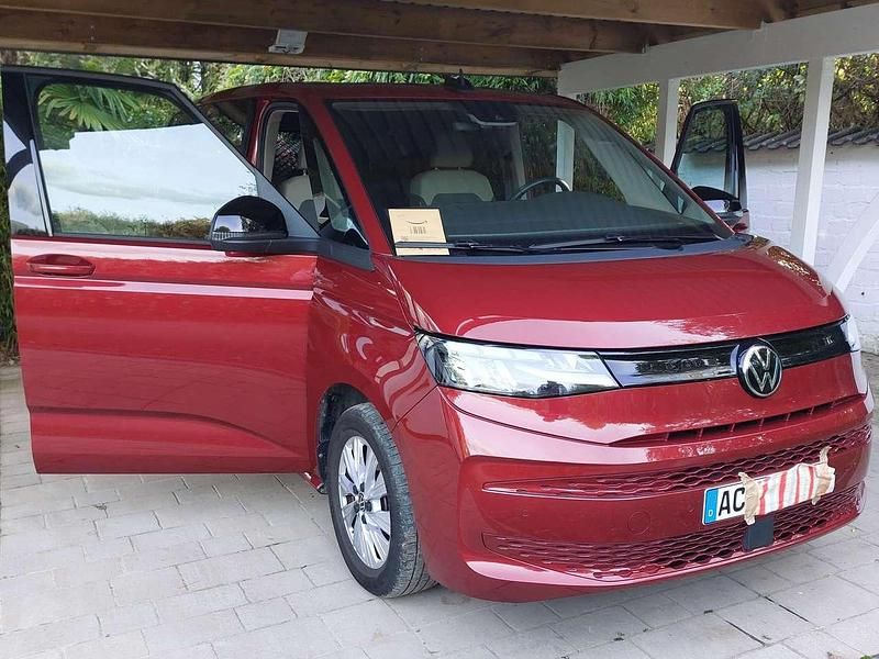 Gebraucht VW Multivan 204 PS (150 kW) 2024 Rot Van