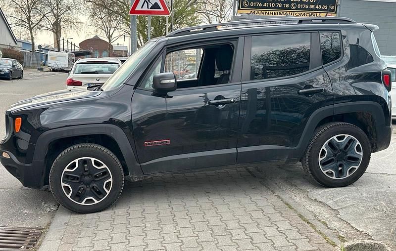 Gebraucht Jeep Renegade Trailhawk 170 PS (125 kW) 2014 Schwarz SUV