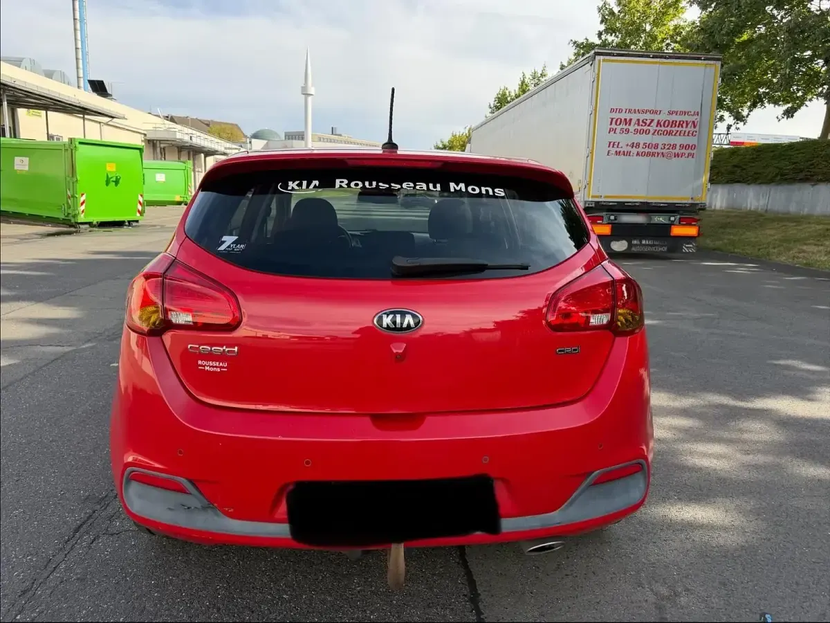 Gebraucht Kia Ceed 90 PS (66 kW) 2014 Rot Kleinwagen