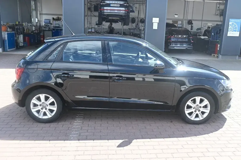 Gebraucht Audi A1 Sportback Attraction 90 PS (66 kW) 2013 Schwarz Kleinwagen