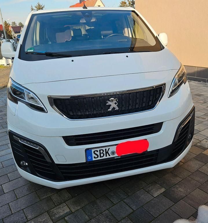 Weiß Gebraucht 2018 Peugeot Traveller Business-Line Van / Kleinbus | 25.500 € (Superpreis) - Bild 1/4