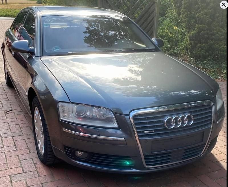 Grau Gebraucht 2006 Audi A8L Ambiente Limousine | 3.990 € (Superpreis) - Bild 1/4