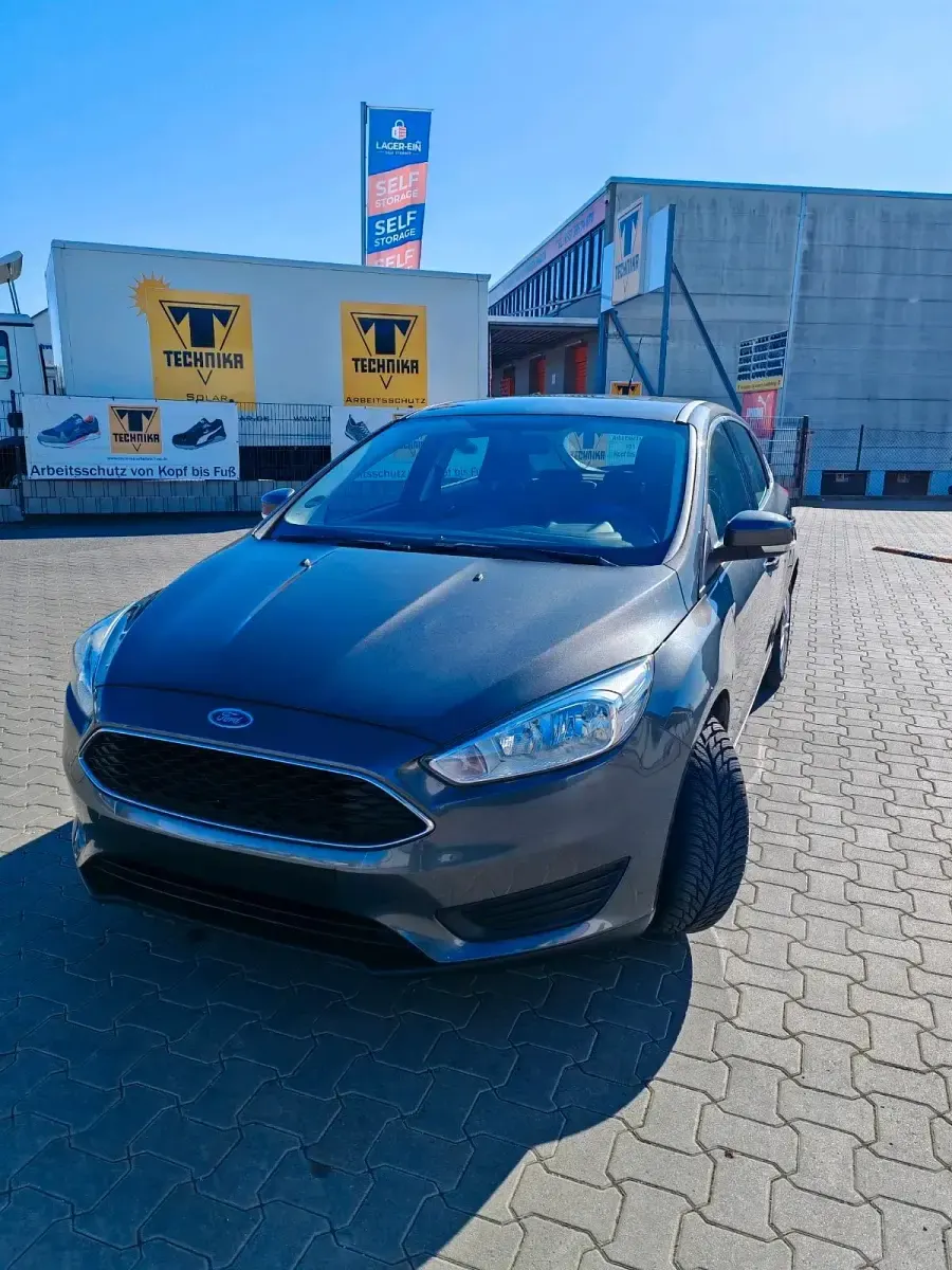 Second-hand Ford Focus 131 CP (96 kW) 2016 Gri Berlinǎ