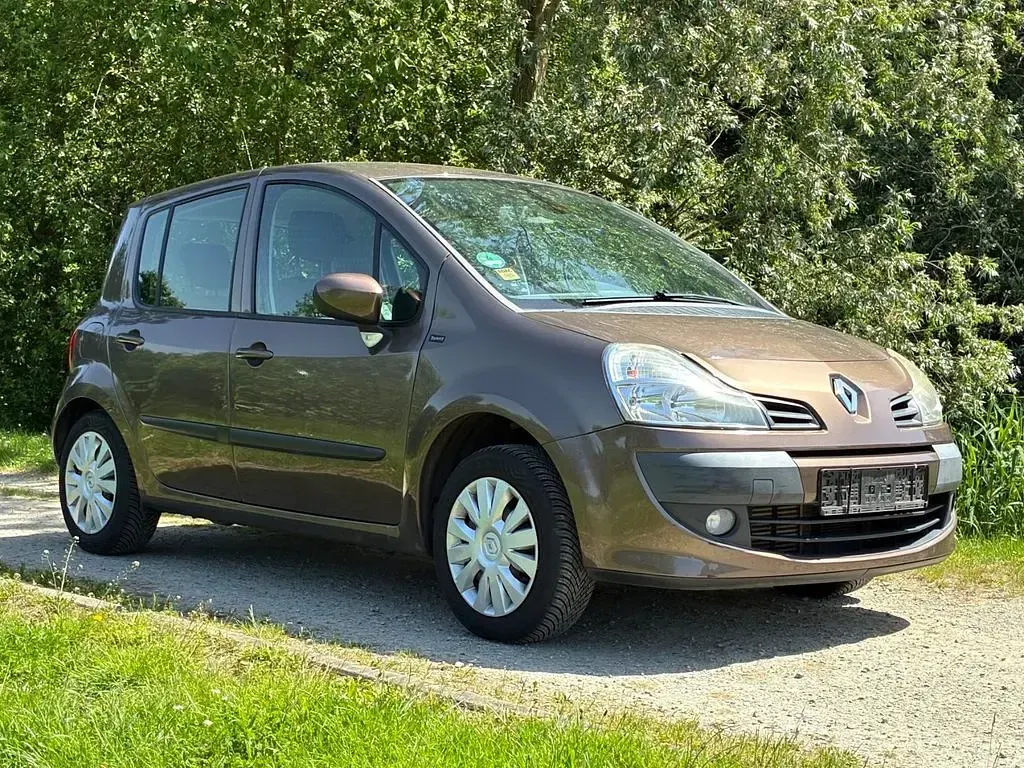 Gebraucht Renault Modus 103 PS (75 kW) 2012 Braun Van / Kleinbus