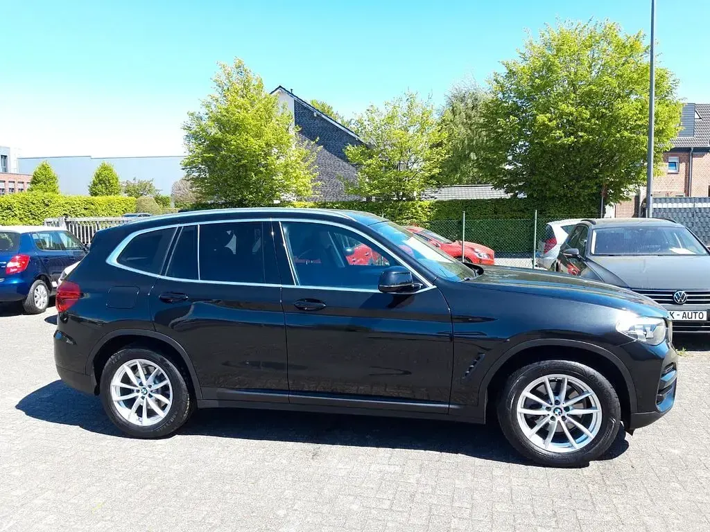 Gebraucht BMW X3 184 PS (135 kW) 2019 Saphirschwarz SUV