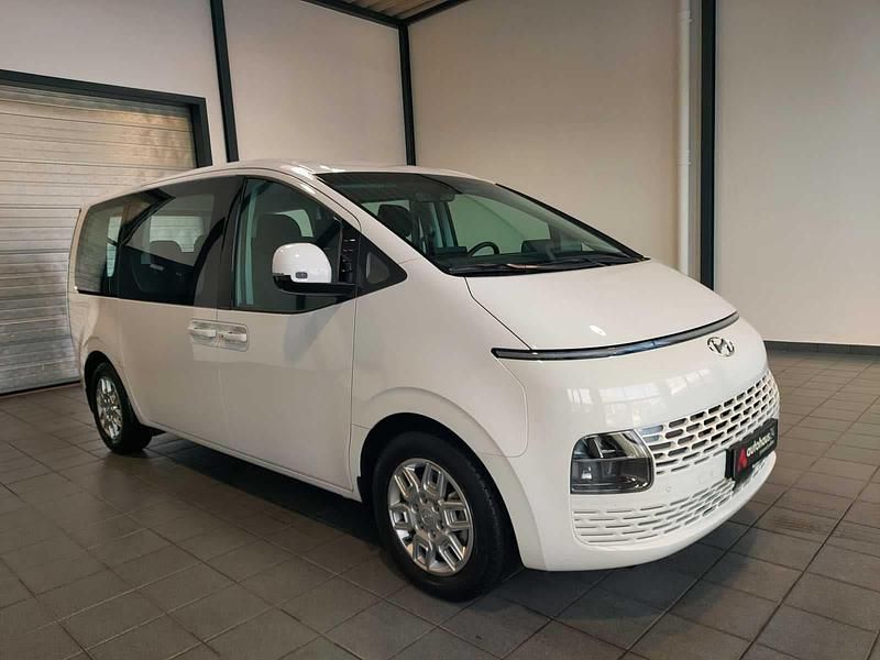Weiß Gebraucht 2024 Hyundai Staria Trend Van | 35.490 € - Bild 1/4