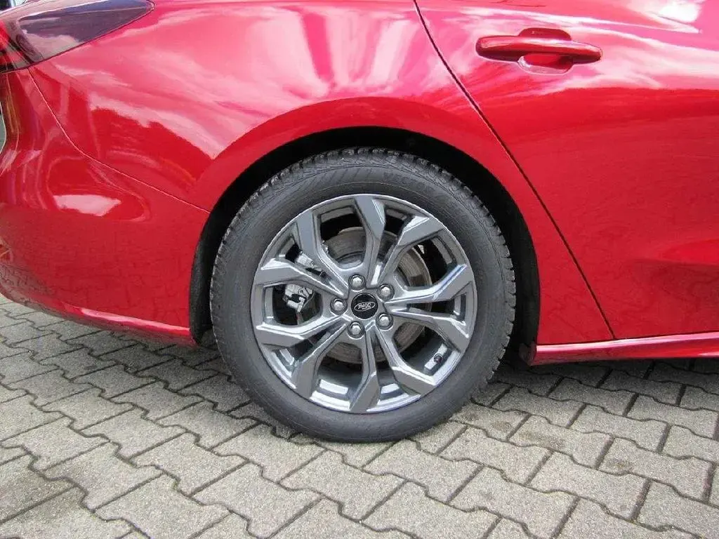 Gebraucht Ford Focus ST-Line 155 PS (114 kW) 2025 Fantastic red tc Kombi