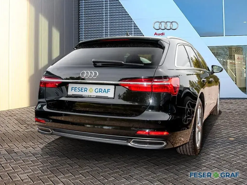 Gebraucht Audi A6 Sport 204 PS (150 kW) 2022 Mythosschwarz metallic Kombi