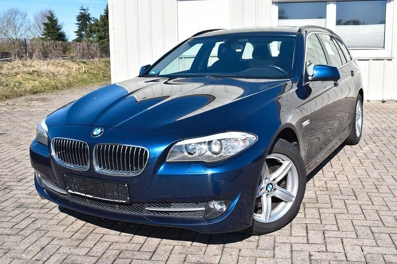 Gebraucht BMW 520 184 PS (135 kW) 2012 Blau Kombi