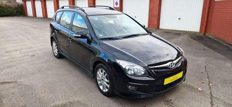Gebraucht Hyundai i30 Edition 90 PS (66 kW) 2012 Schwarz Kombi