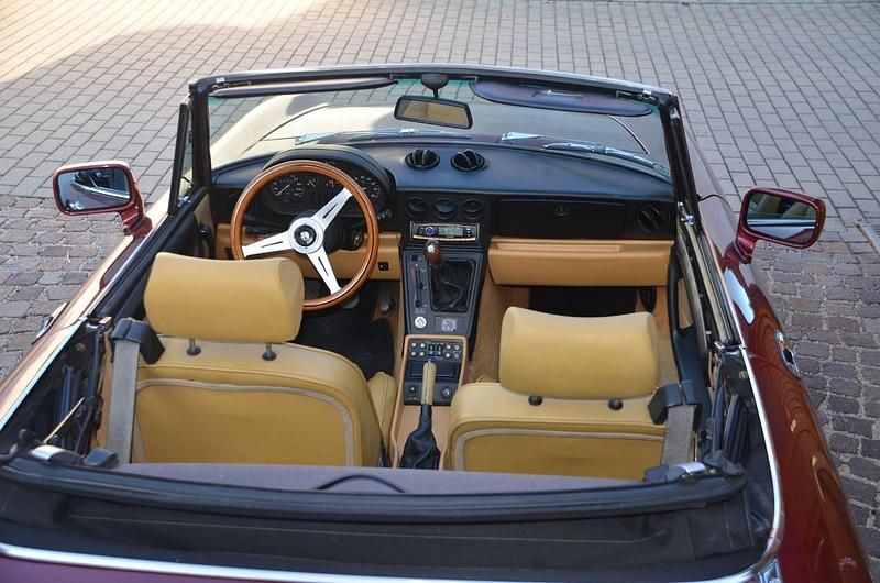 Gebraucht Alfa Romeo Spider 120 PS (88 kW) 1991 Rot Cabrio
