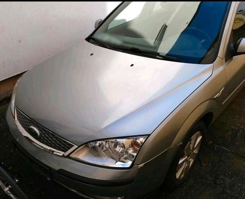 Gebraucht Ford Mondeo 115 PS (84 kW) 2003 Silber Limousine