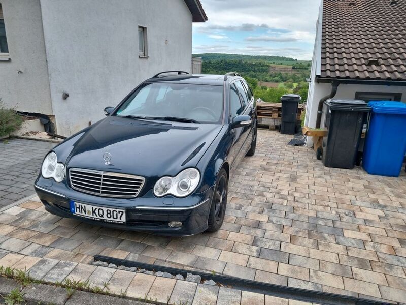 Blau Gebraucht 2003 Mercedes C320 Avantgarde Limousine | 2.400 € (Guter Preis) - Bild 1/4