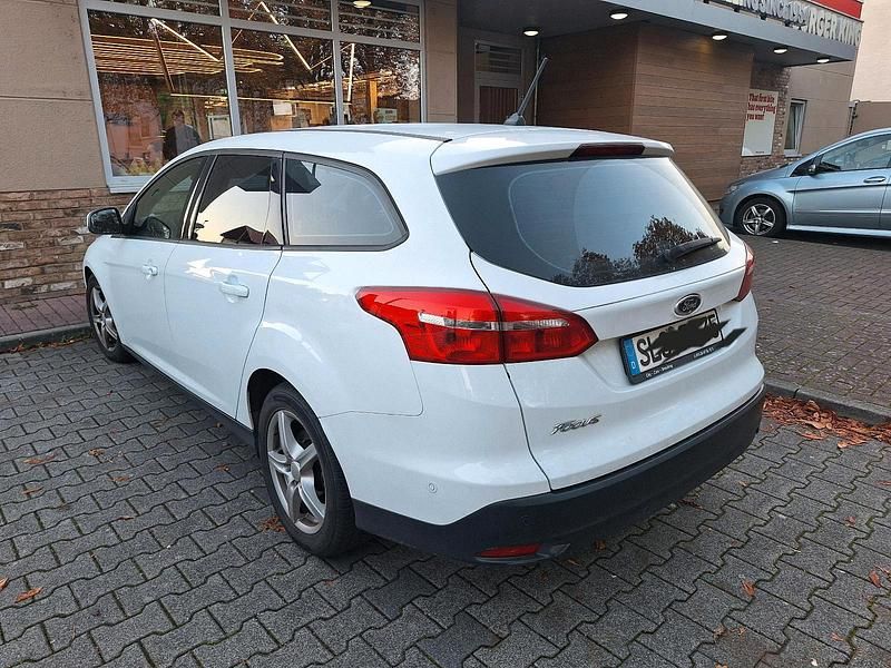 Gebraucht Ford Focus 95 PS (69 kW) 2018 Weiß Kombi