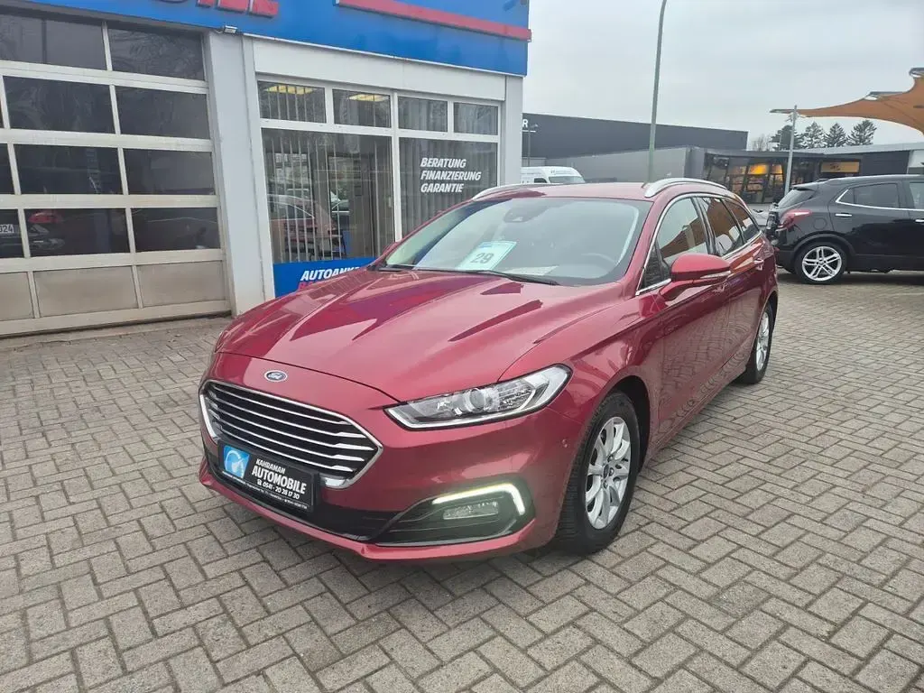 Gebraucht Ford Mondeo Titanium 150 PS (110 kW) 2019 Rot Limousine