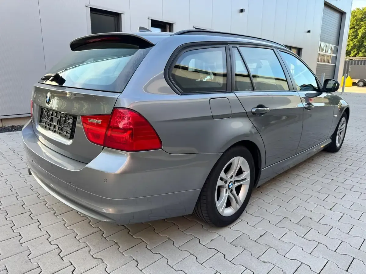 Gebraucht BMW 320 Comfort Edition 184 PS (135 kW) 2012 Grau Kombi