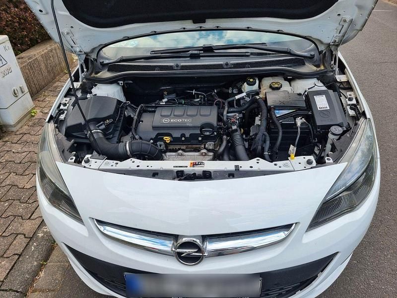Usata Opel Astra Active 140 CV (102 kW) 2013 Bianco Station wagon