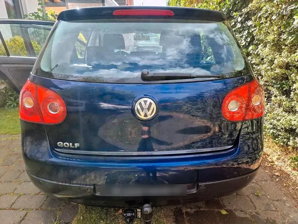 Gebraucht VW Golf V 102 PS (75 kW) 2005 Blau Kleinwagen
