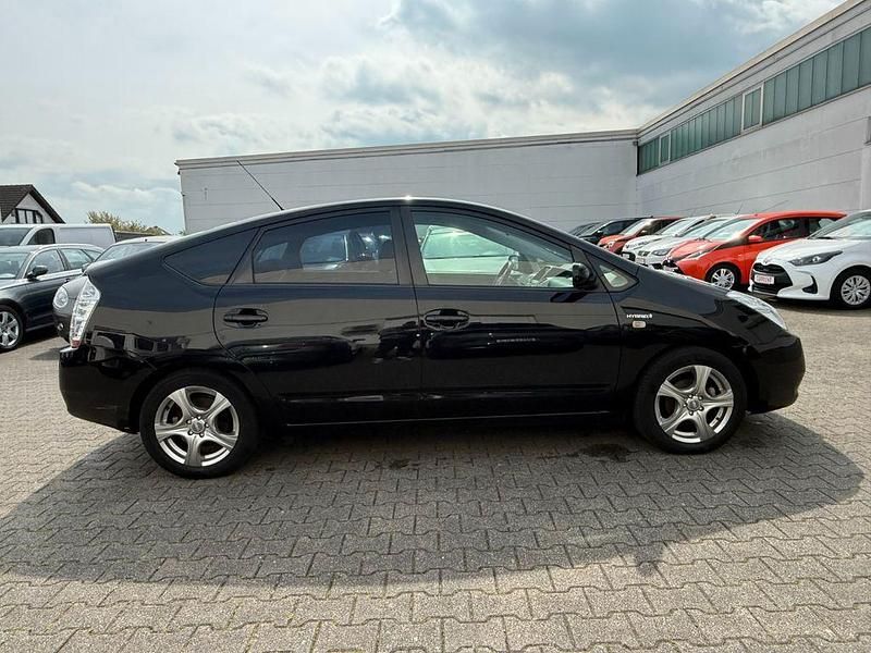 Second-hand Toyota Prius 77 CP (56 kW) 2008 Negru Hatchback