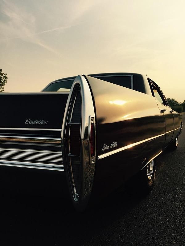 Usata Cadillac Deville 375 CV (275 kW) 1968 Marrone Berlina