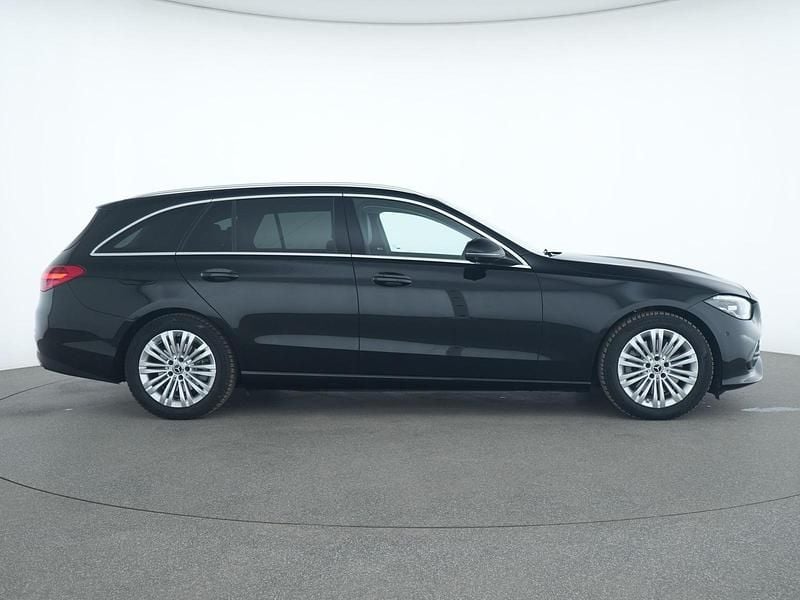 Gebraucht Mercedes C300 Avantgarde 258 PS (189 kW) 2024 Schwarz Limousine