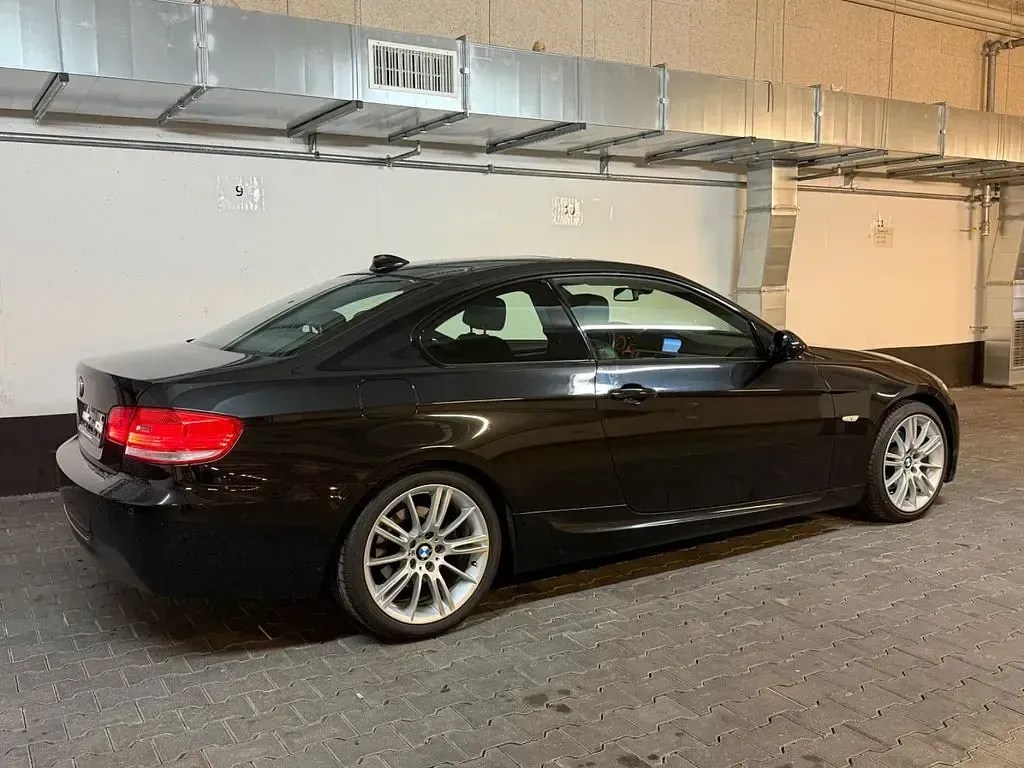 Gebraucht BMW 320 M Sport 184 PS (135 kW) 2010 Schwarz Coupé