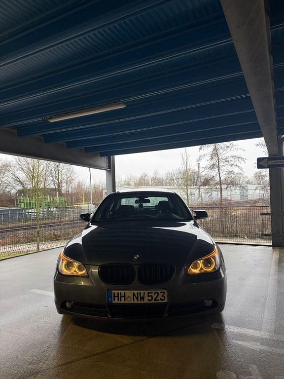 Gebraucht BMW 523 Advantage 177 PS (130 kW) 2006 Grau Limousine