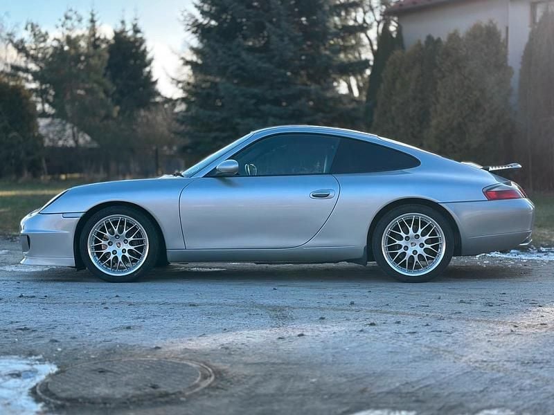 Silber Gebraucht 2001 Porsche 996 Coupé | 15.300 € - Bild 1/4