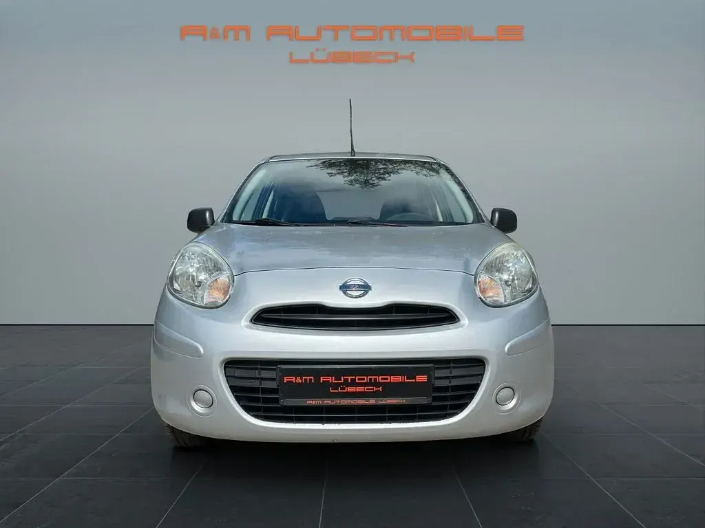 Gebraucht Nissan Micra 80 PS (58 kW) 2012 Silber Kleinwagen