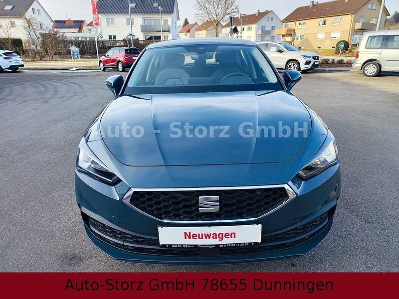 Neu Seat Leon Style 116 PS (85 kW) 2025 Blau Limousine