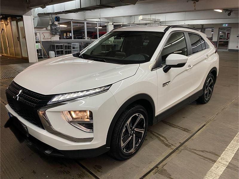 Weiß Gebraucht 2022 Mitsubishi Eclipse Plus SUV | 21.800 € (Superpreis) - Bild 1/4
