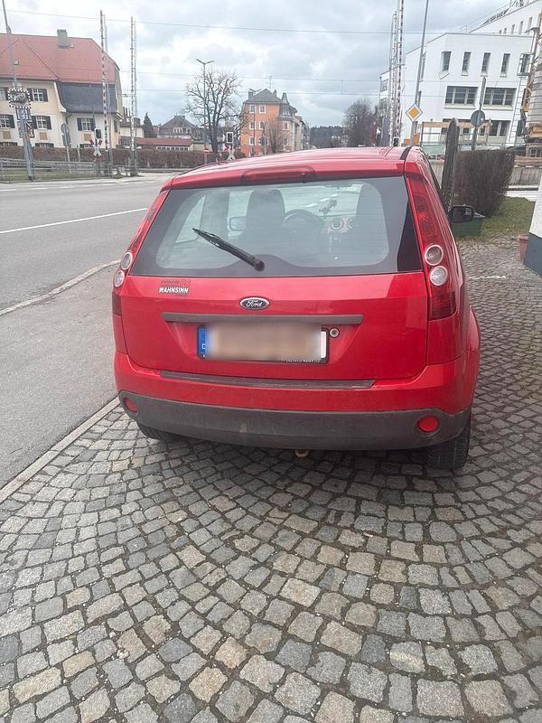 Gebraucht Ford Fiesta 75 PS (55 kW) 2005 Rot Kleinwagen