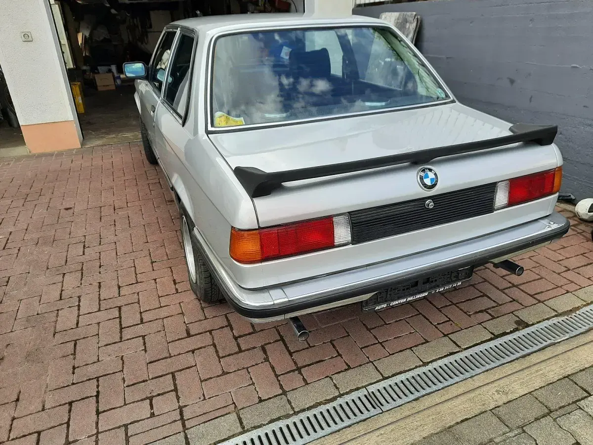 Gebraucht BMW 323 143 PS (105 kW) 1979 Silber Limousine
