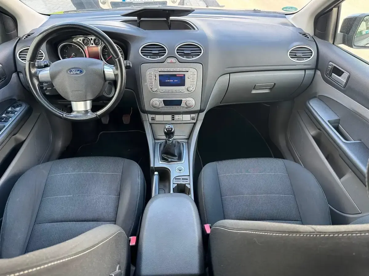 Gebraucht Ford Focus S 145 PS (106 kW) 2010 Schwarz Kombi