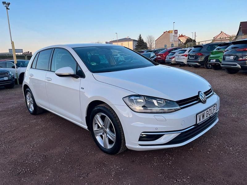 Weiß Gebraucht 2018 VW Golf Join Limousine | 14.500 € (Fairer Preis) - Bild 1/4