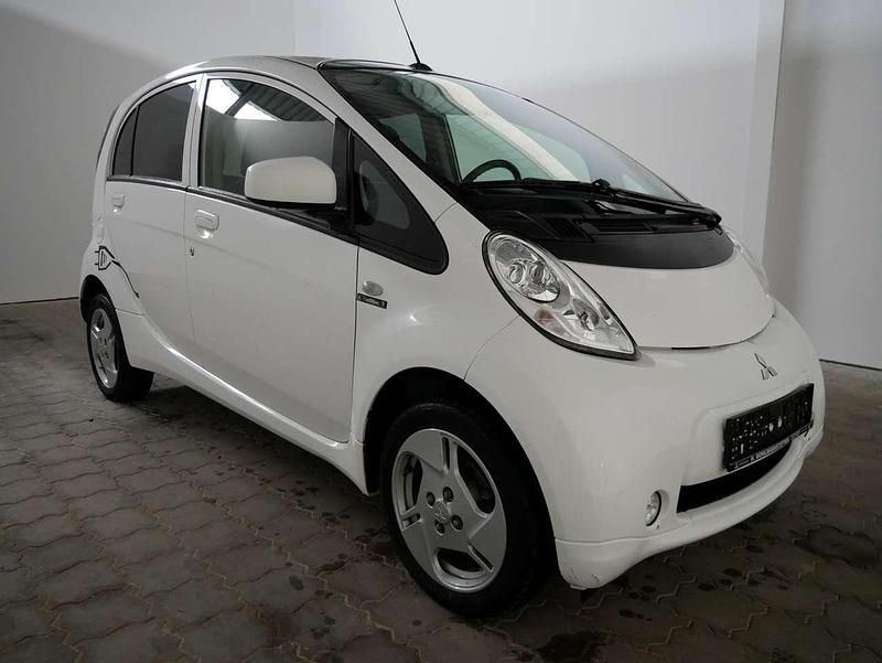 Gebraucht Mitsubishi i-MiEV 49 kW (67 PS) 2018 Weiß Kleinwagen