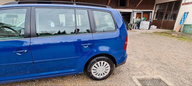 Blau Gebraucht 2008 VW Touran Van / Kleinbus | 1.950 € (Superpreis) - Bild 1/4
