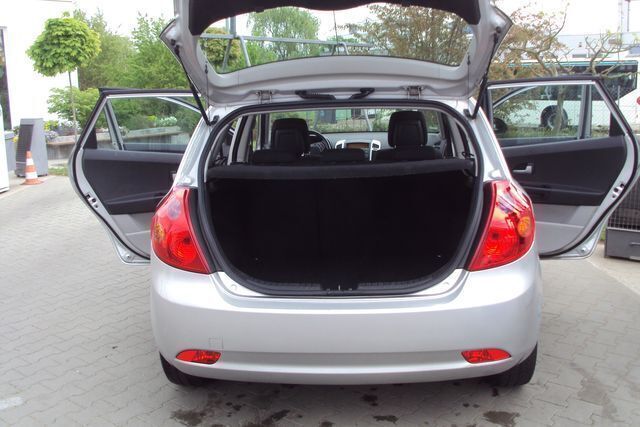 Gebraucht Kia Ceed 148 PS (108 kW) 2007 Silber Kleinwagen