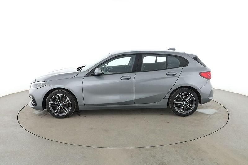 Gebraucht BMW 118 Sport Line 150 PS (110 kW) 2023 Grau Kleinwagen