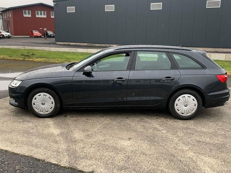 Gebraucht Audi A4 Ambiente 150 PS (110 kW) 2023 Grau Kombi