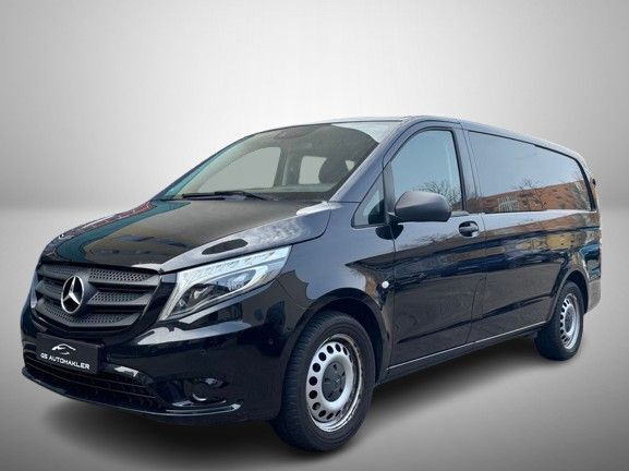 Obsidianschwarz metallic Gebraucht 2017 Mercedes Vito Van / Kleinbus | 27.500 € (Teuer) - Bild 1/4