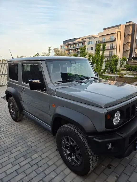 Gebraucht Suzuki Jimny 102 PS (75 kW) 2024 Grau SUV