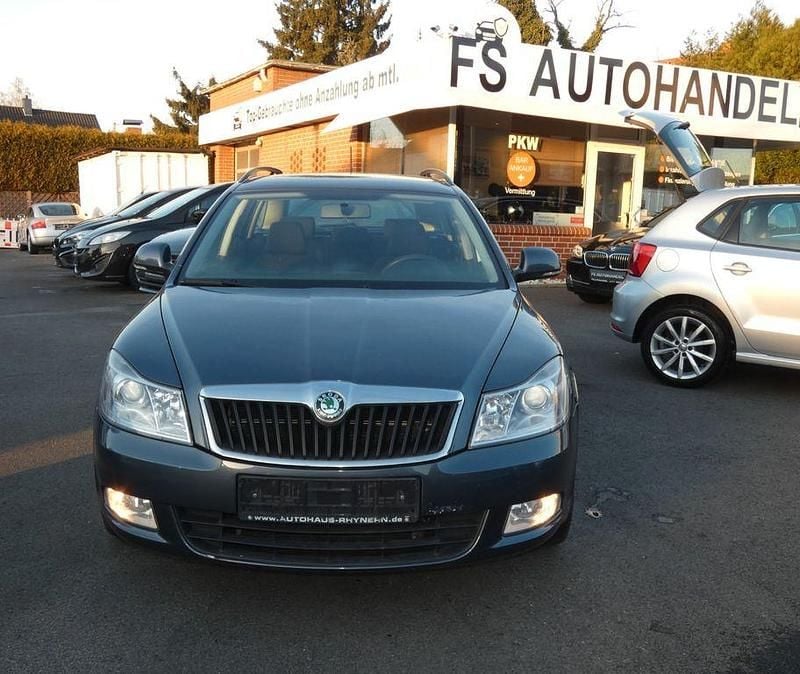 Grau Gebraucht 2010 Skoda Octavia Ambiente Kombi | 2.699 € (Superpreis) - Bild 1/4