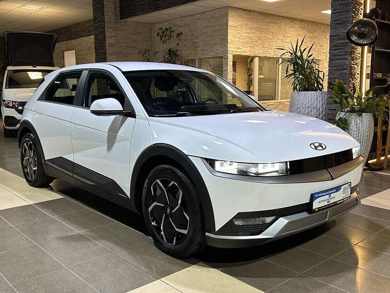 Weiß atlas white / sol Gebraucht 2022 Hyundai Ioniq 5 SUV | 25.000 € (Superpreis) - Bild 1/4